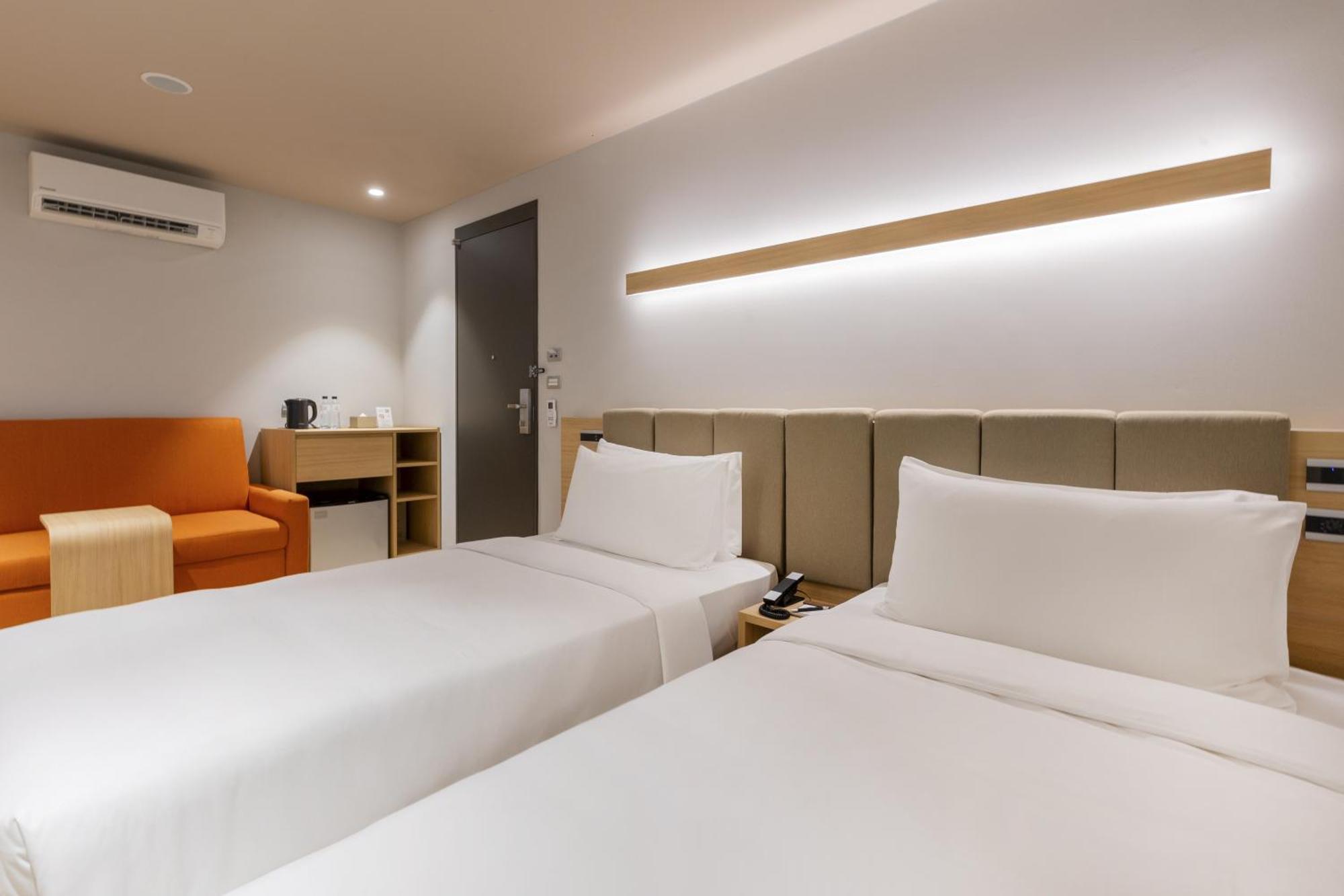 Nishitetsu Hotel Croom Bangkok Silom Exterior photo